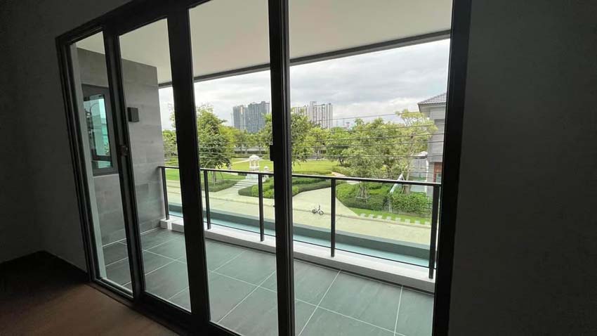 House with Shared Pool in Bangnatrad 